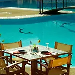 ディオニュソス ホテル 4*