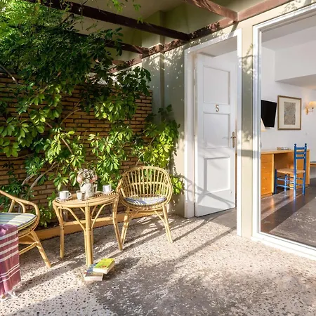 迪俄尼索斯酒店 依克希亚