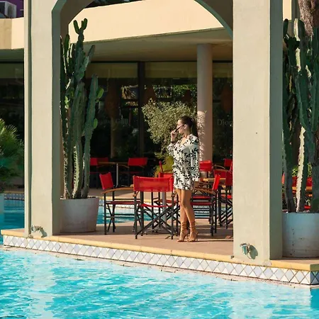 迪俄尼索斯酒店 4* 依克希亚