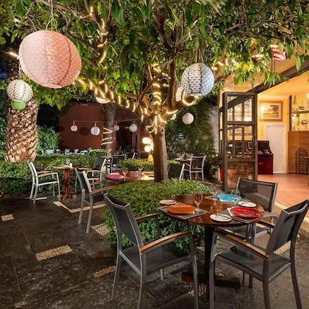 迪俄尼索斯酒店 4*