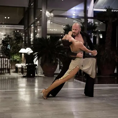 迪俄尼索斯酒店 酒店