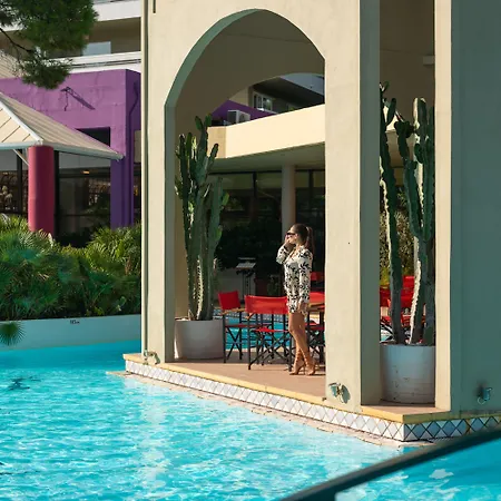 迪俄尼索斯酒店 酒店