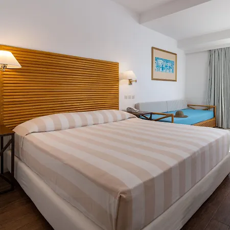 迪俄尼索斯酒店 4* 依克希亚