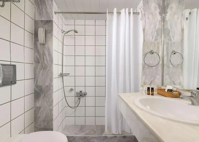 ديونيسوس 4* إكْسِيا