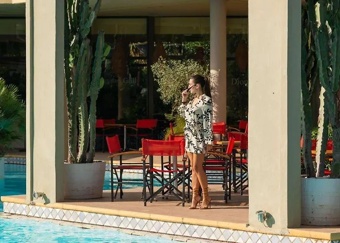 ديونيسوس 4* إكْسِيا